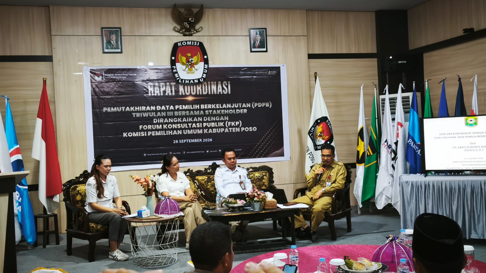 Dukcapil Poso Hadiri Rakor PDPB Triwulan III dan Forum Komunikasi Publik KPU Kabupaten Poso